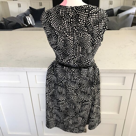 Anne Klein Cap Slv Fit & Flare Geometric Print Belted V Neck Dress Blk Wht Sz 12 - Picture 7 of 14